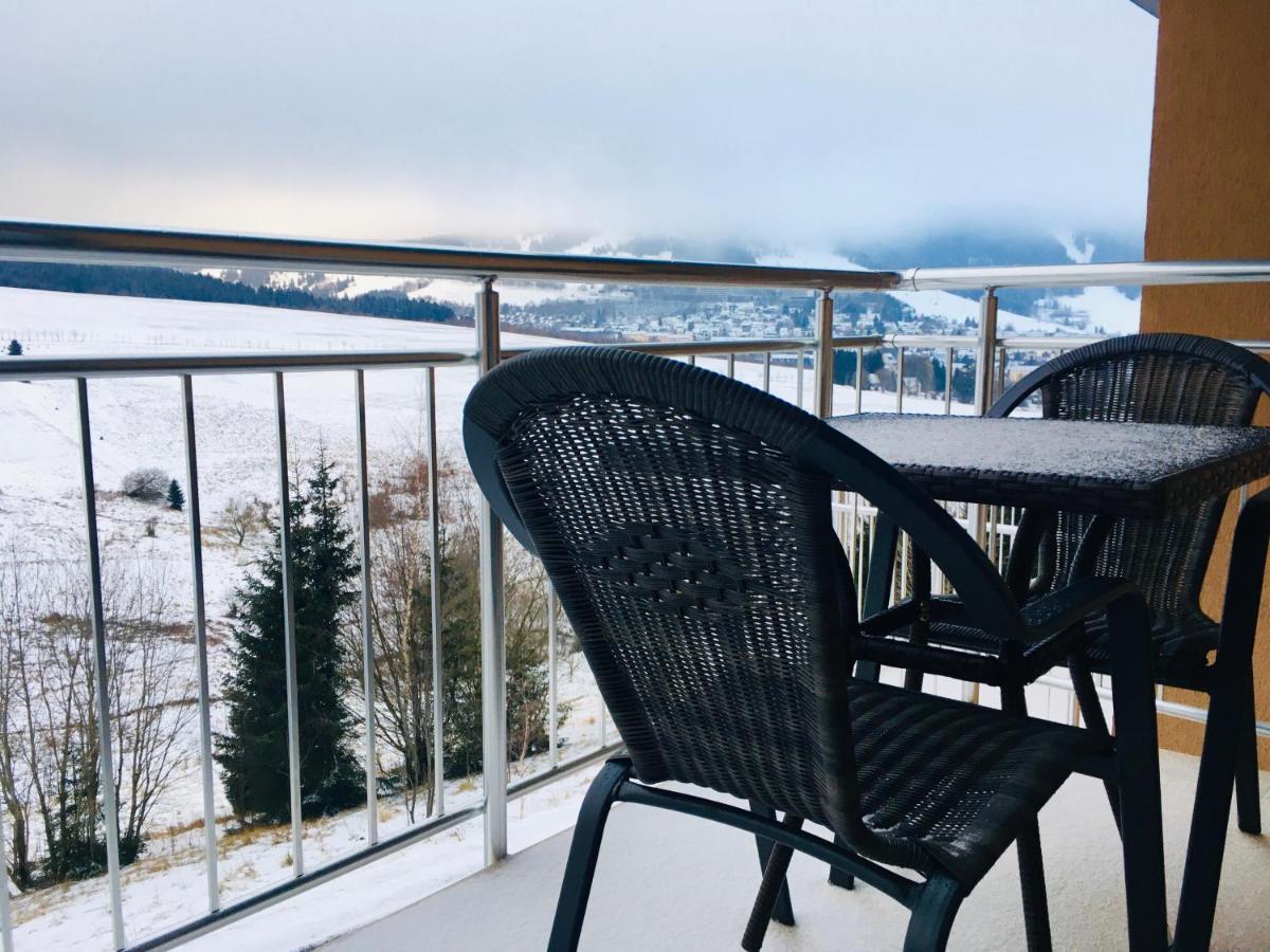 Apartmany Na Vyhledech Loučná pod Klínovcem Exteriör bild