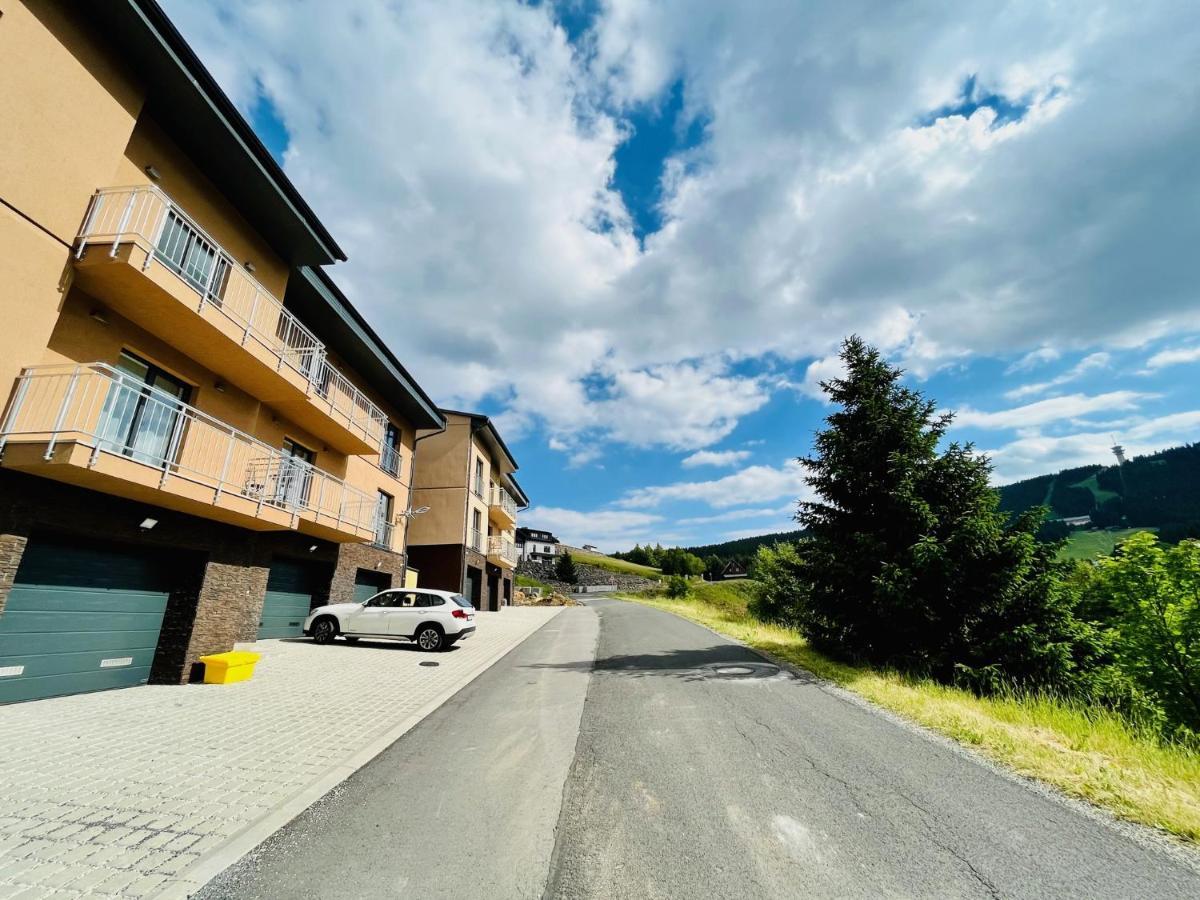 Apartmany Na Vyhledech Loučná pod Klínovcem Exteriör bild