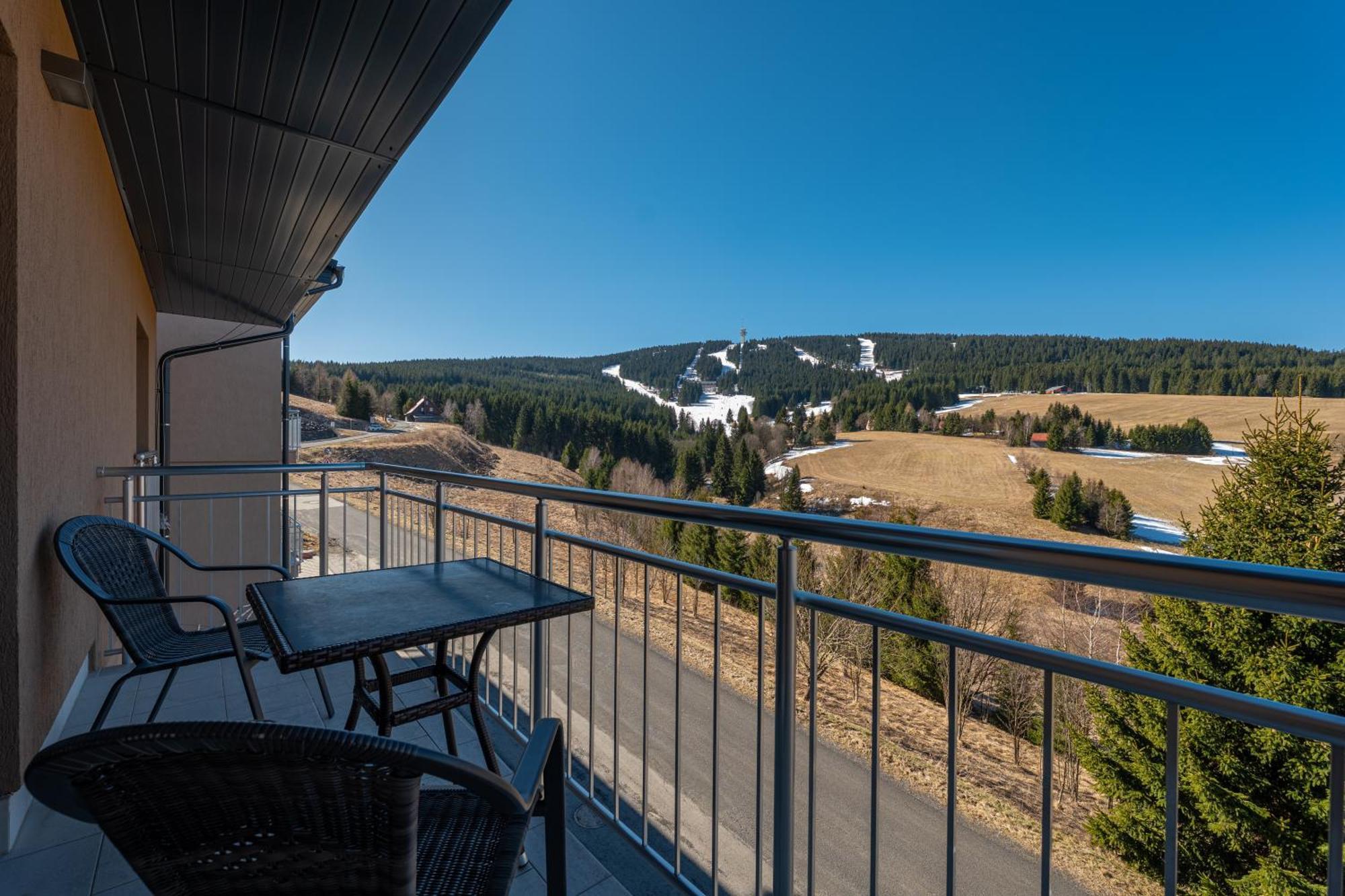 Apartmany Na Vyhledech Loučná pod Klínovcem Exteriör bild